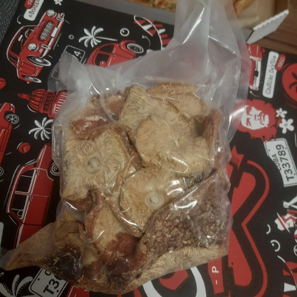 Отзыв покупателя: шляпки мухомора и ежовик в вакуумной упаковке
